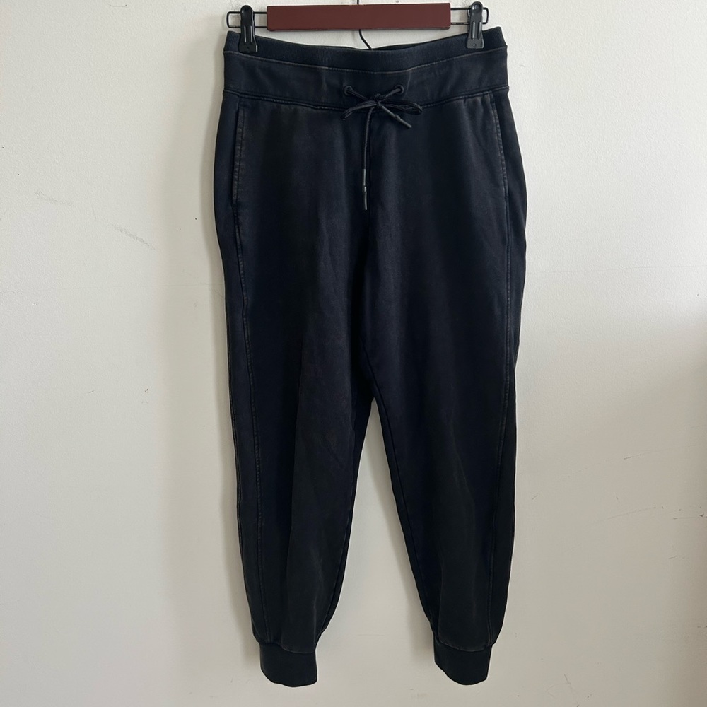 JoyLab Distressed Black Joggers🤍